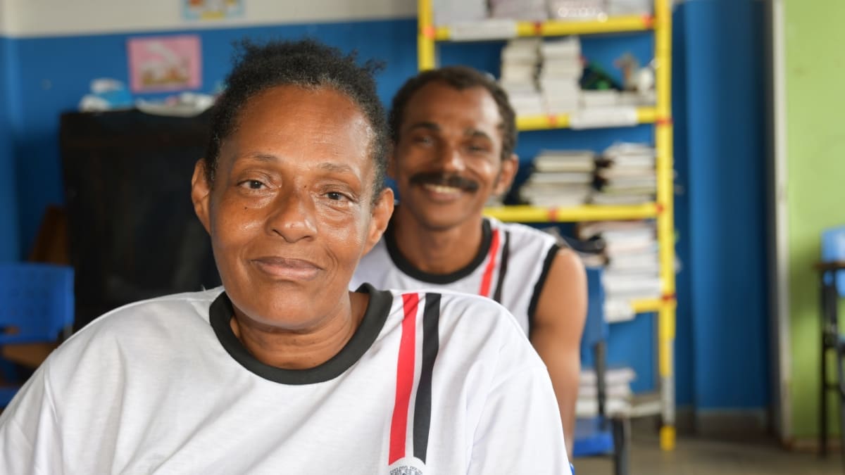 Alagoinhas lança plano para ampliar matrícula na Educação de Jovens e Adultos com bolsa mensal