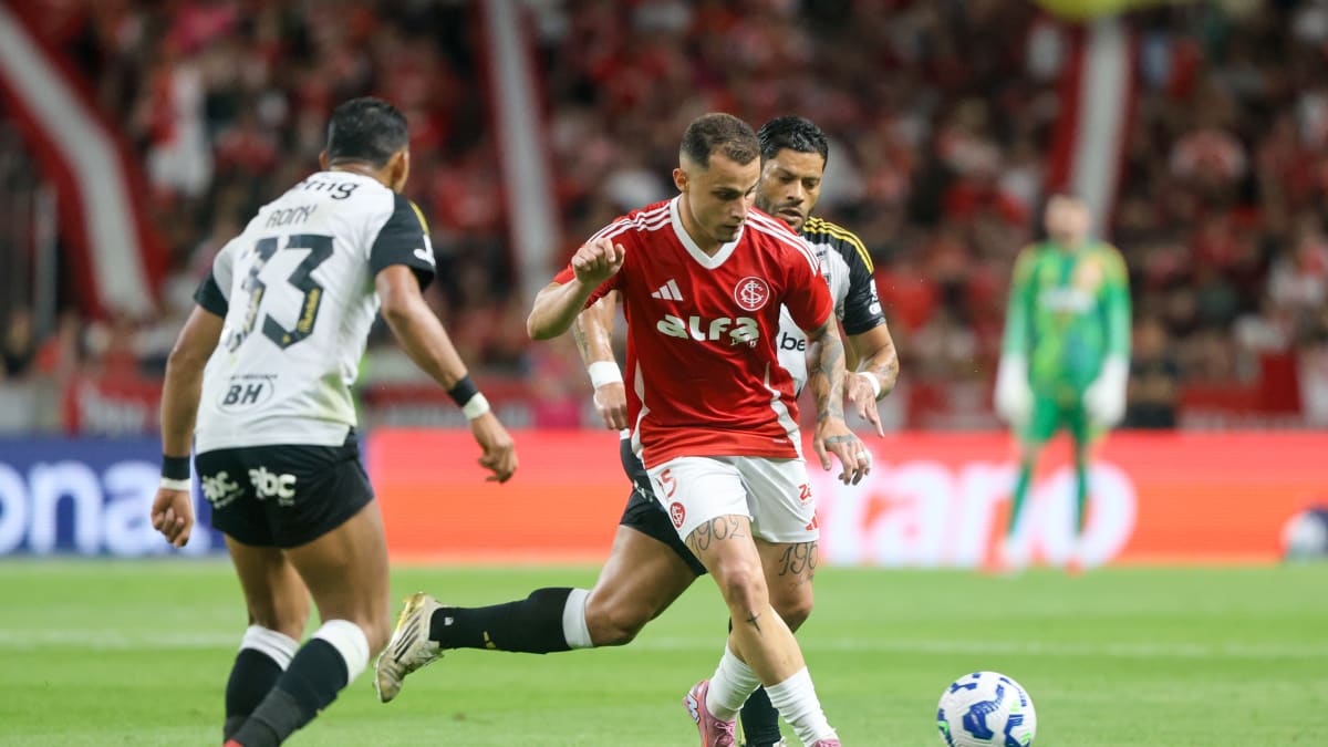 Vitória e Bahia se enfrentam no Brasileirão após derrota no estadual