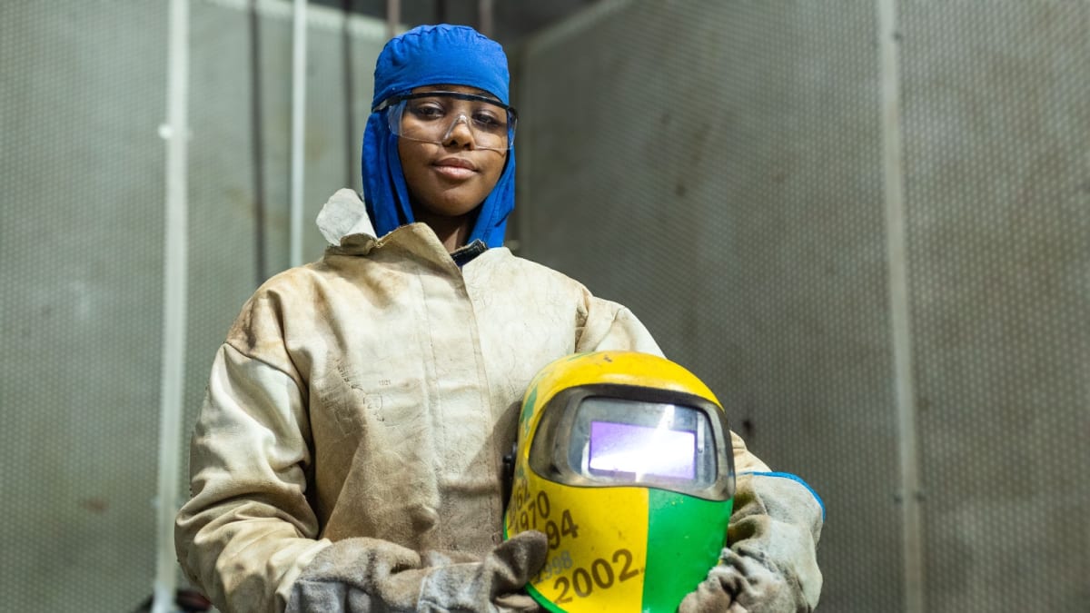 Participação feminina na indústria do Rio de Janeiro cresce, mas ainda é menor que a masculina
