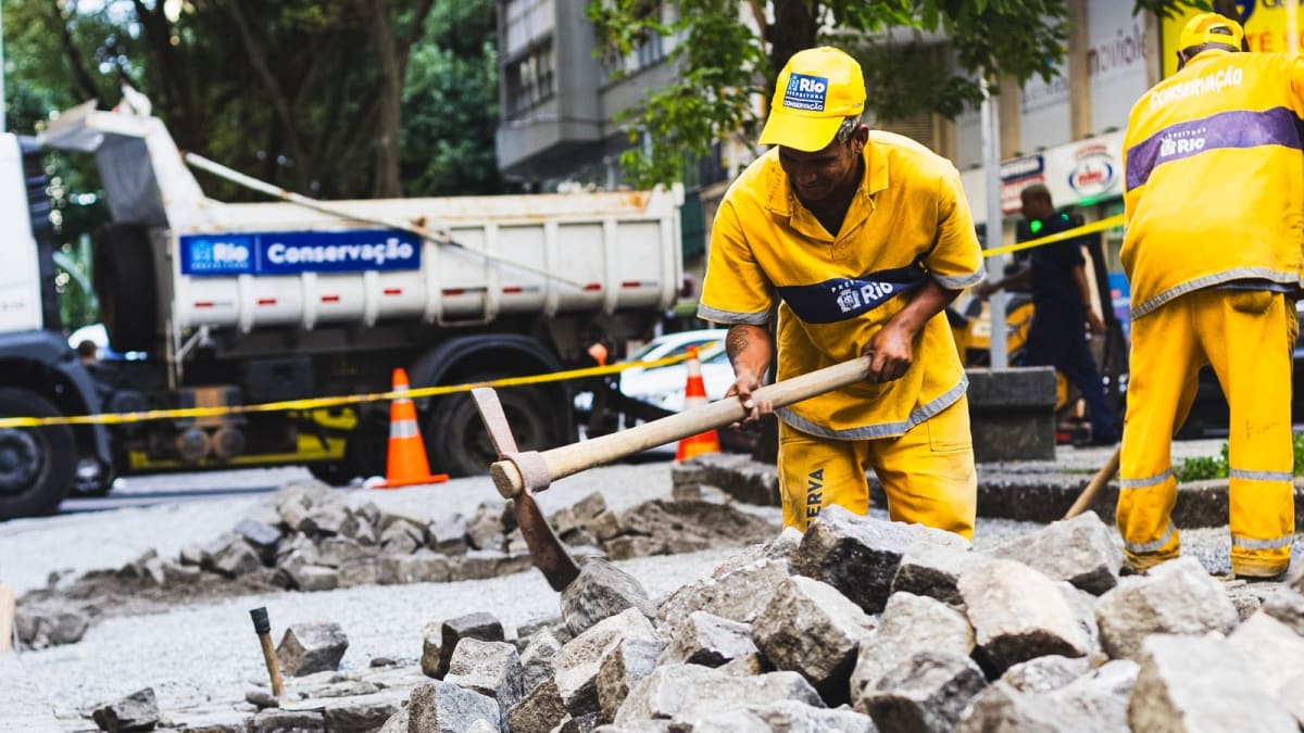 Prefeitura do Rio inicia obras para recuperar calçadas históricas no Centro e Vila Isabel
