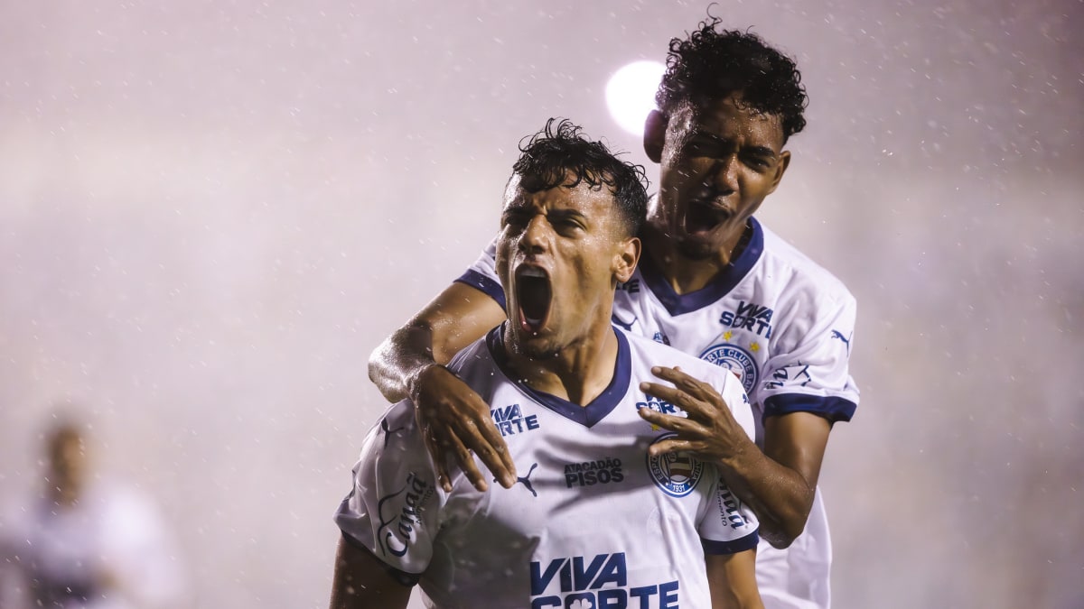 Lucho Rodríguez enfrenta crise de desempenho no Neom FC após saída do Bahia