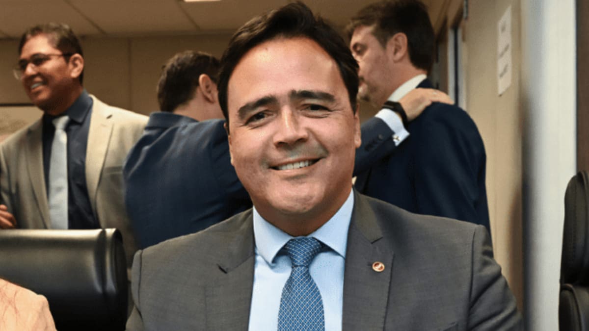 Renato Casagrande confirma Francisco Martínez Berdeal para novo mandato no MPES