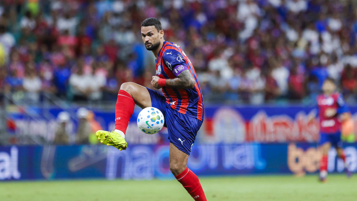 Willian José erra pênalti e gol de rebote é anulado no empate entre Bahia e Vitória
