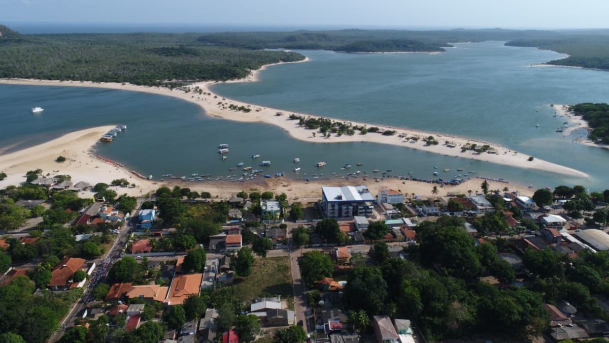 Vila Alter do Chão, no Pará, é eleita praia de água doce mais bonita do mundo