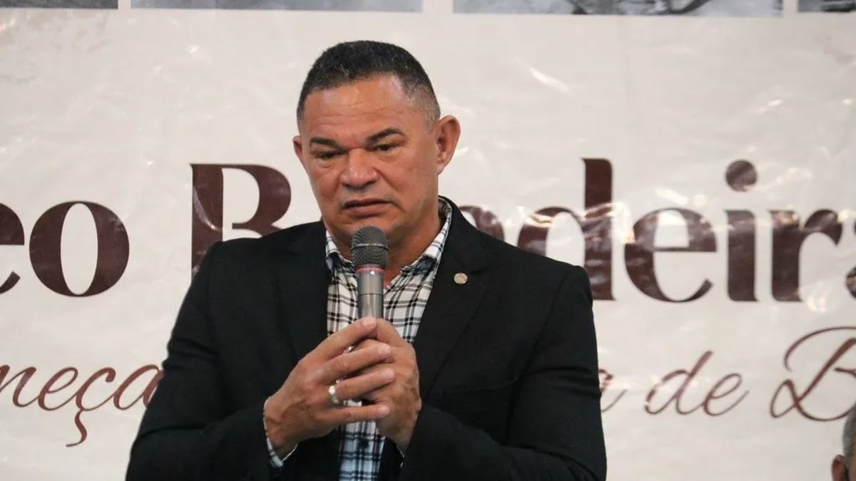 Líder do governo Ibaneis é alvo de operação por suspeita de desvio de R$ 46 milhões na Educação do DF