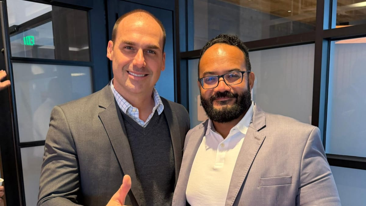 Leandro de Jesus recebe apoio de Eduardo Bolsonaro para pré-candidatura à Câmara dos Deputados