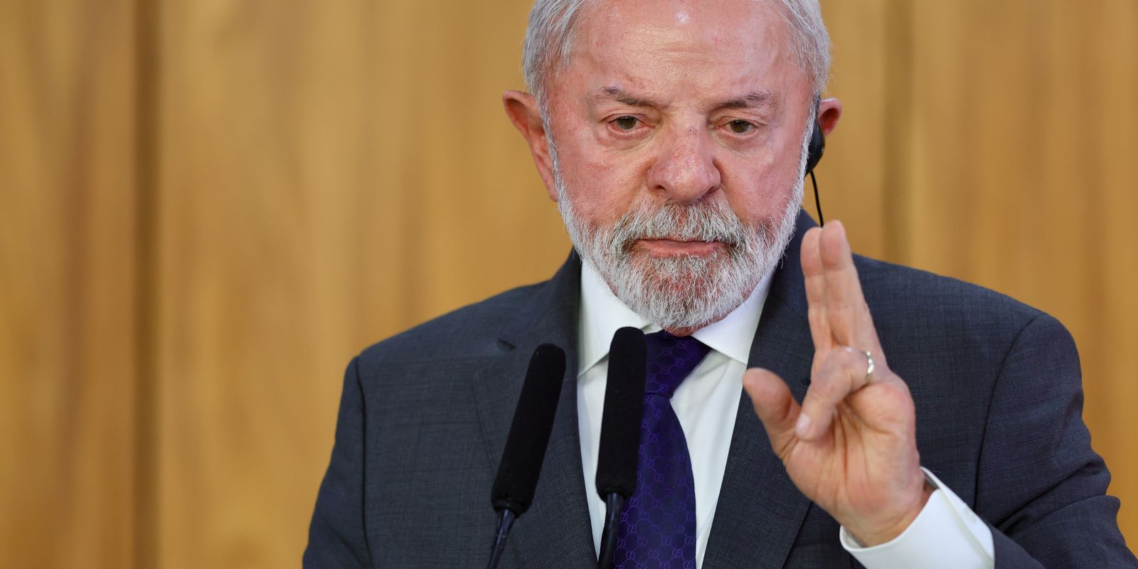 Lula condiciona visto de assessor americano à liberação para ministro Padilha