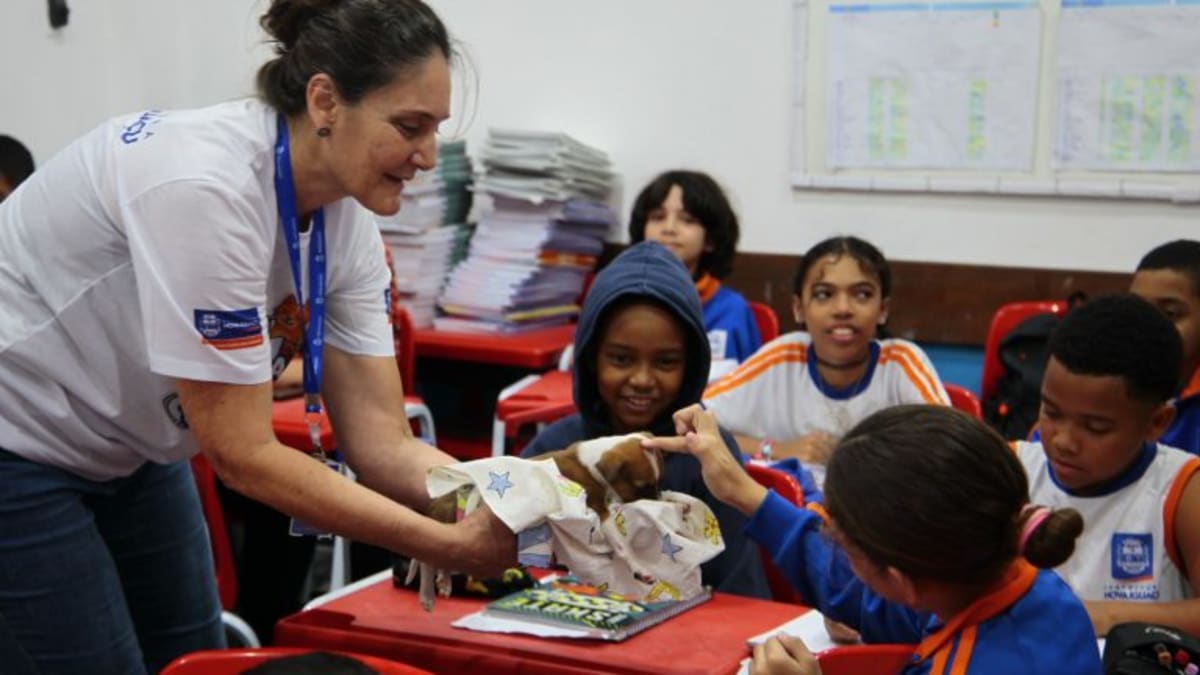 Programa Educar para Cuidar se torna permanente em Nova Iguaçu para promover proteção animal nas escolas