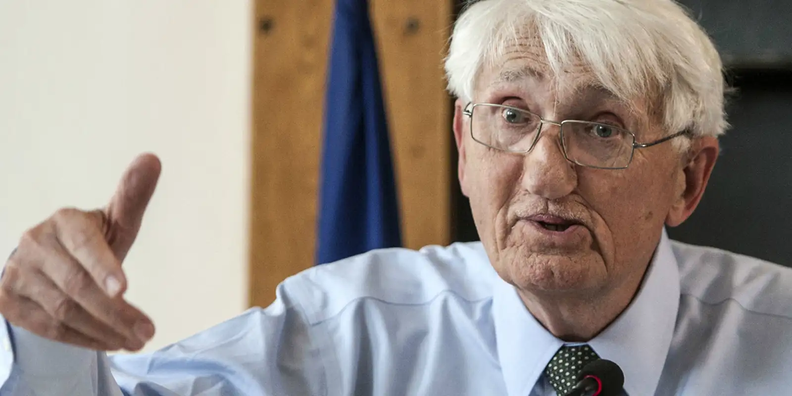 Morre o filósofo Jürgen Habermas aos 96 anos