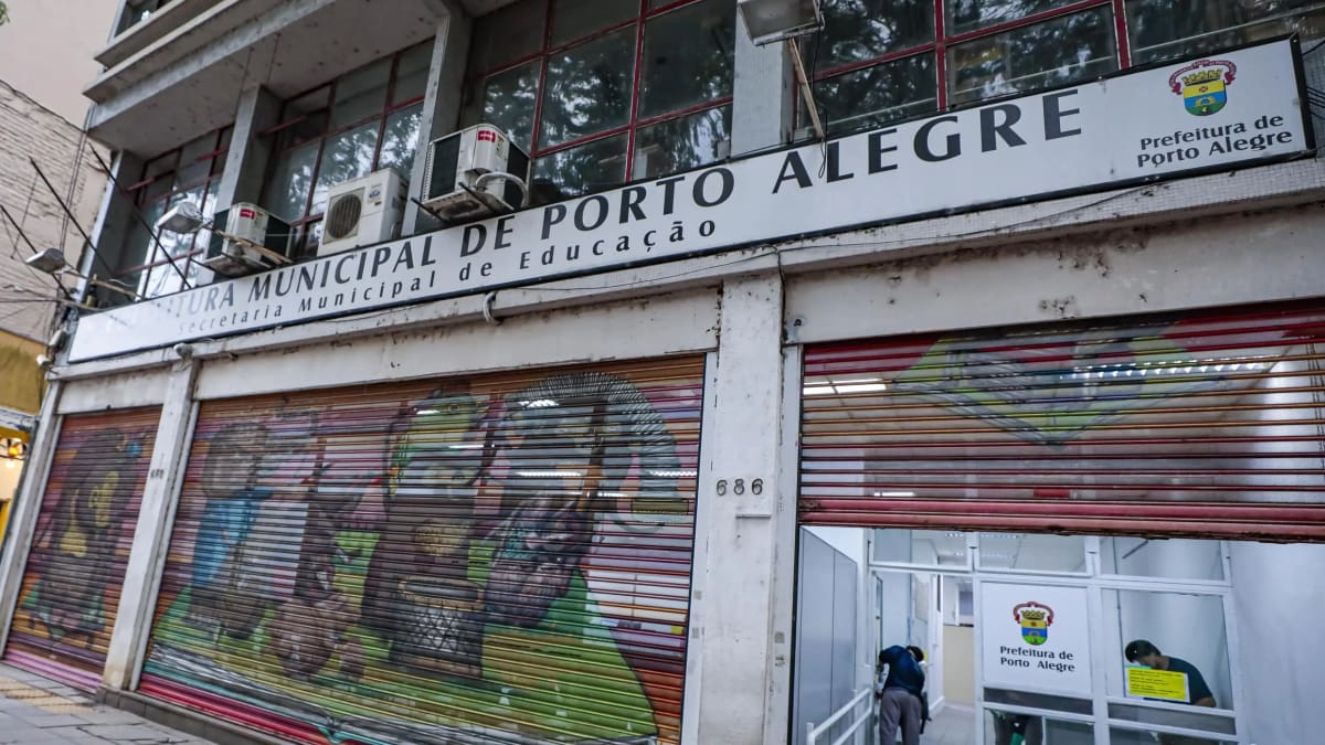 Prédio da Secretaria Municipal de Educação é vendido em leilão por mais de 12 milhões em Porto Alegre