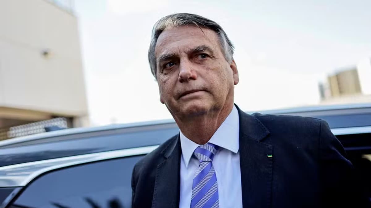 Ex-presidente Bolsonaro segue na UTI com pneumonia e apresenta piora na função renal