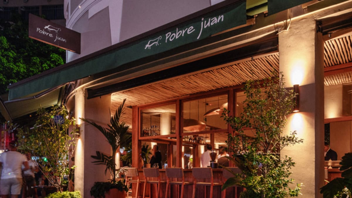 Pobre Juan inaugura em casarão centenário de Ipanema com coquetel exclusivo e parrilla refinada
