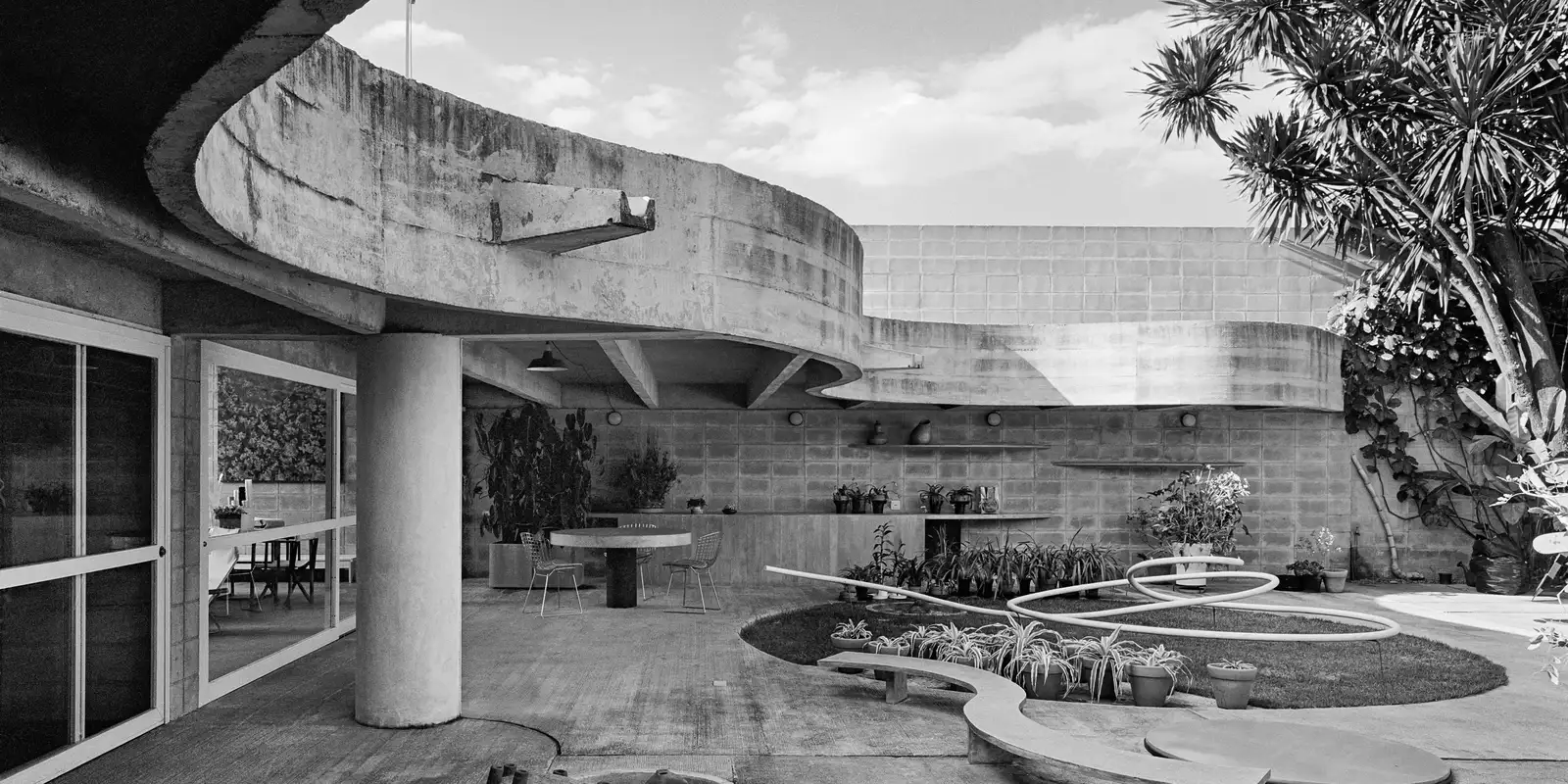 Exposição inaugura Casa-ateliê Tomie Ohtake com projetos de Ruy Ohtake