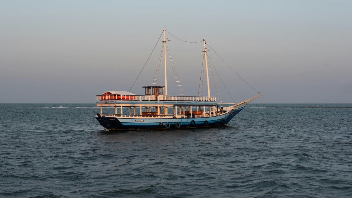 Homem morre após passar mal em escuna durante trabalho em Florianópolis