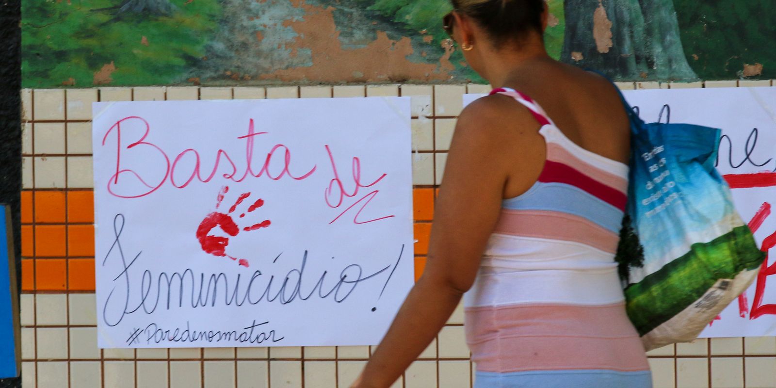 Livro coletivo recebe poesias contra o feminicídio