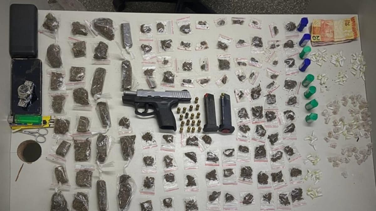 Três homens são presos com arma e drogas em Águas Claras, Salvador