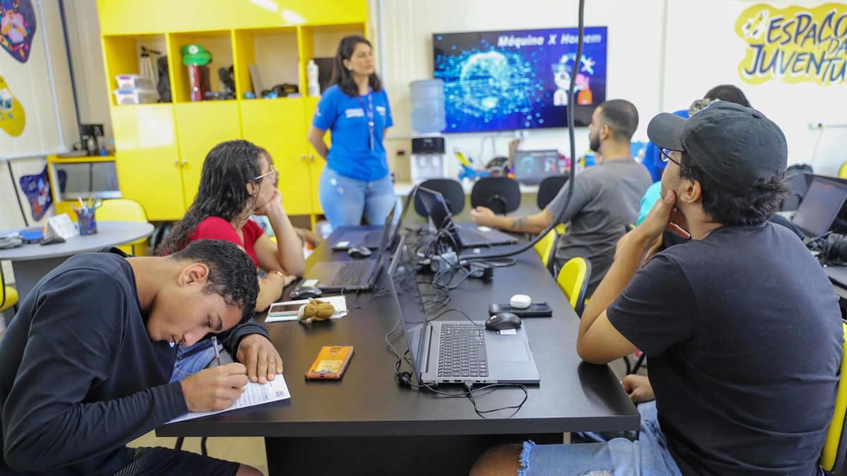 Rio de Janeiro oferece 3.500 vagas gratuitas em cursos de tecnologia para jovens