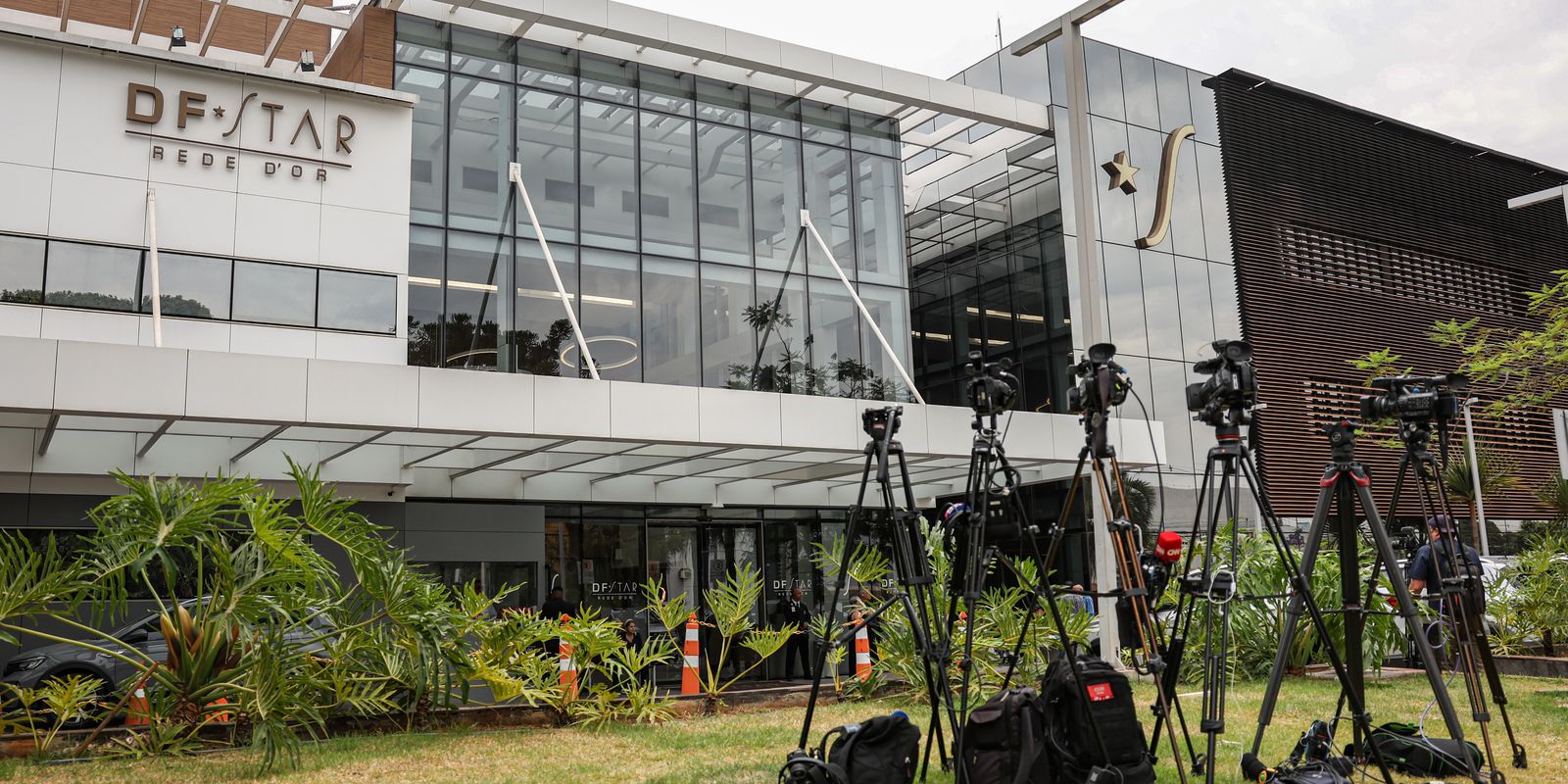 Jornalistas sofrem ameaças em hospital onde Bolsonaro está internado