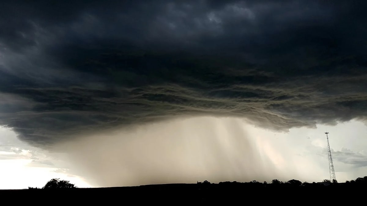 Frente fria traz temporais e rajadas de vento ao Rio Grande do Sul