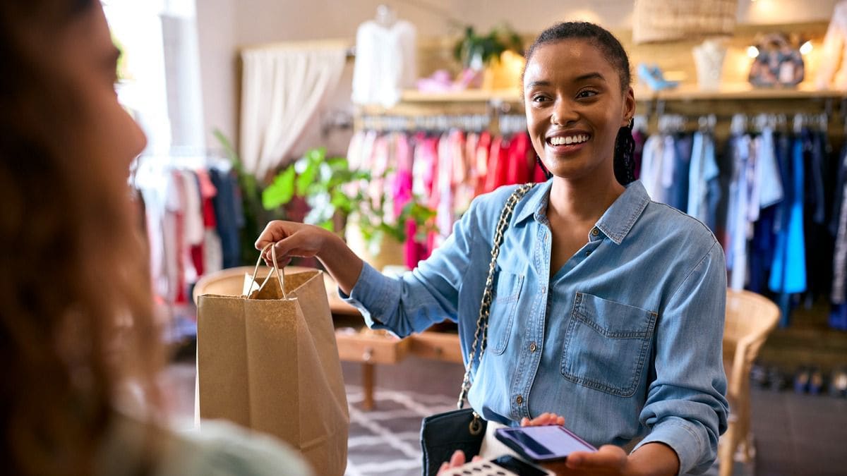 Comércio e serviços devem movimentar R$ 98 bilhões no Espírito Santo no 1º trimestre de 2026