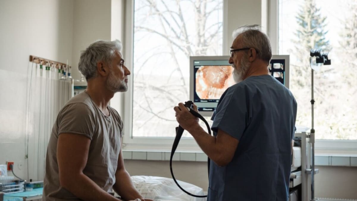 Março destaca prevenção do câncer do colo do útero, câncer colorretal e endometriose