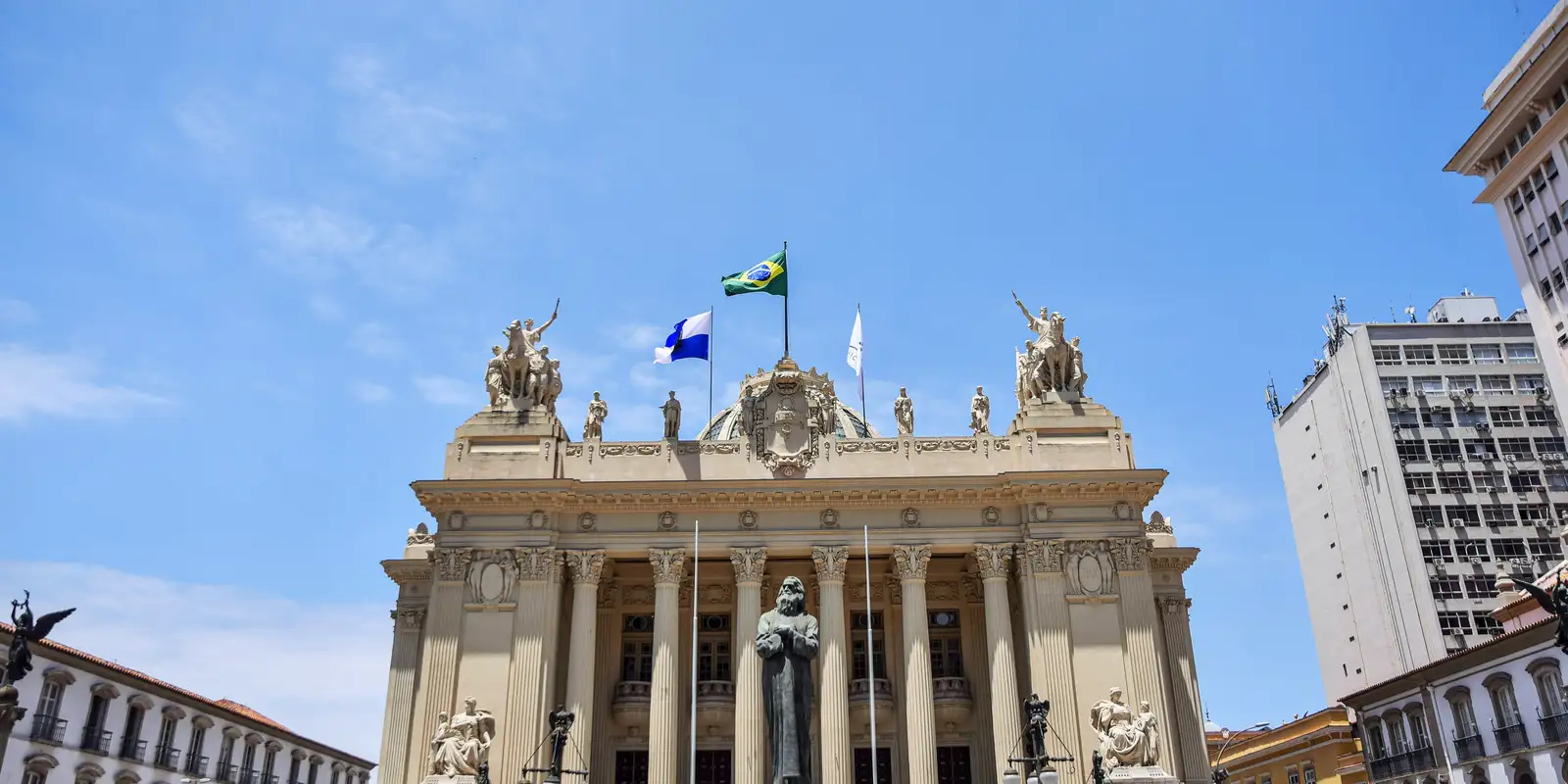 Ferros-velhos no Rio poderão ser interditados por venda de cobre furtado