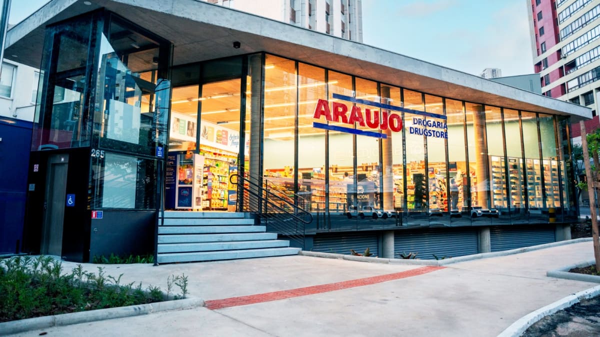Drogaria Araujo projeta faturamento de R$ 8 bilhões até 2028 com expansão em Minas Gerais