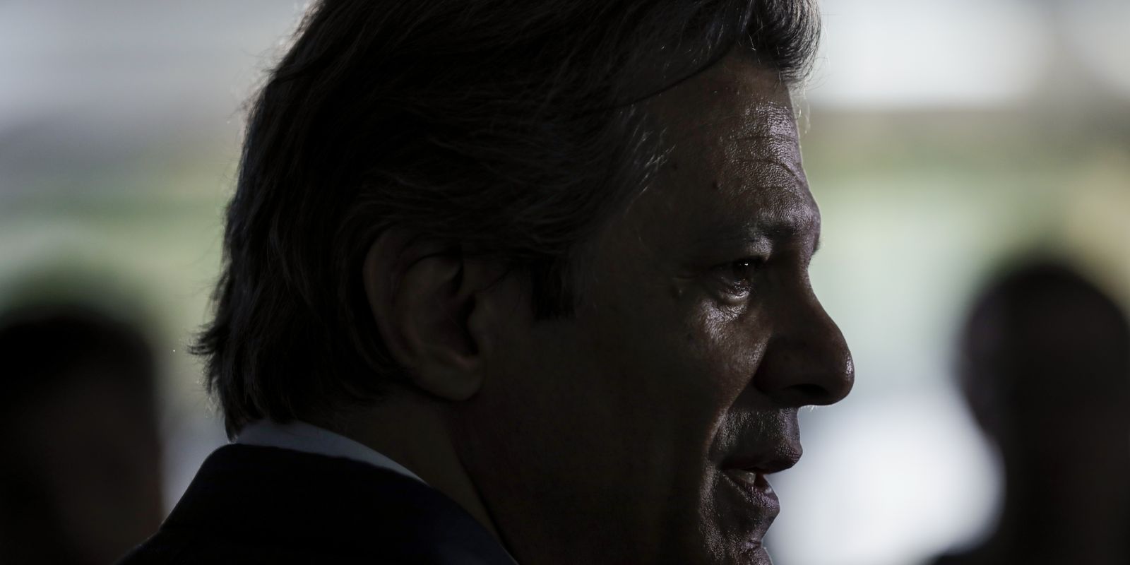 Governo retira uso de recursos públicos para socorro a bancos em crise