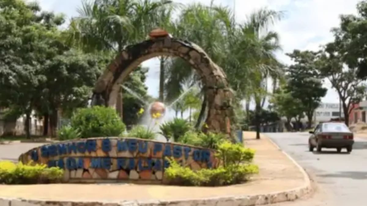 Ex-prefeito de Santo Antônio do Descoberto é condenado por gastar acima do limite com servidores