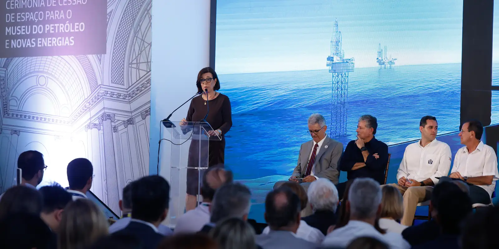 Petrobras suspende leilão de combustíveis para reavaliar estoques