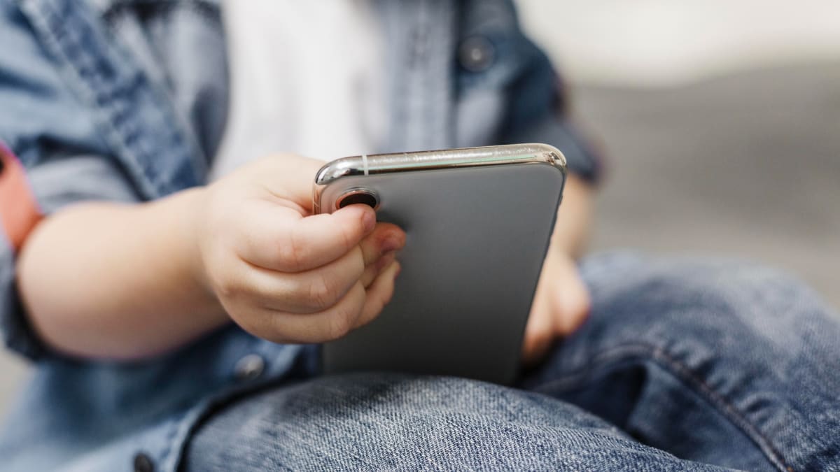 Lula assina decretos que regulamentam o Estatuto da Criança e do Adolescente Digital