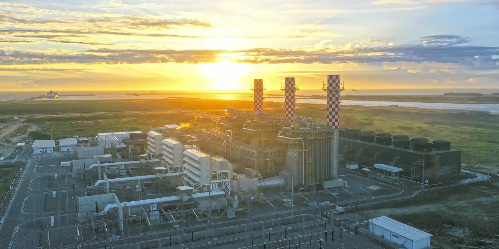 Leilão de energia gera críticas por priorizar térmicas fósseis