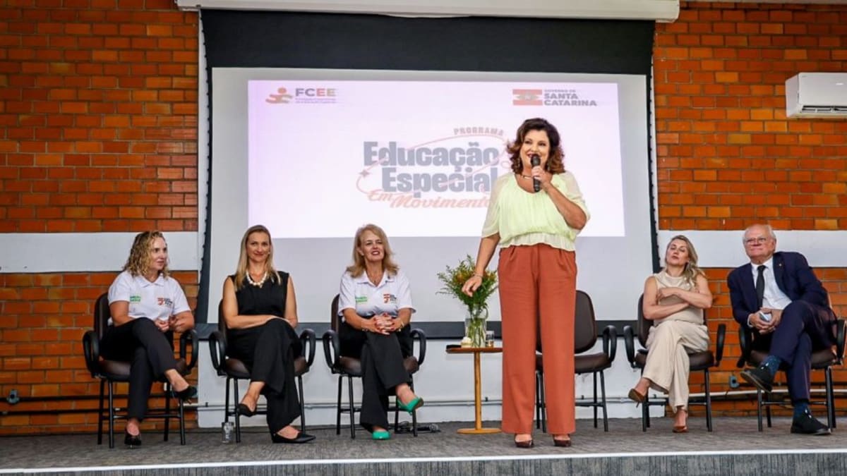 Governo de Santa Catarina lança Programa Educação Especial em Movimento