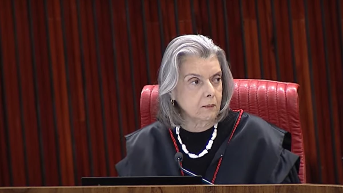 Ministra do STF relata ameaça de bomba durante palestra em Brasília