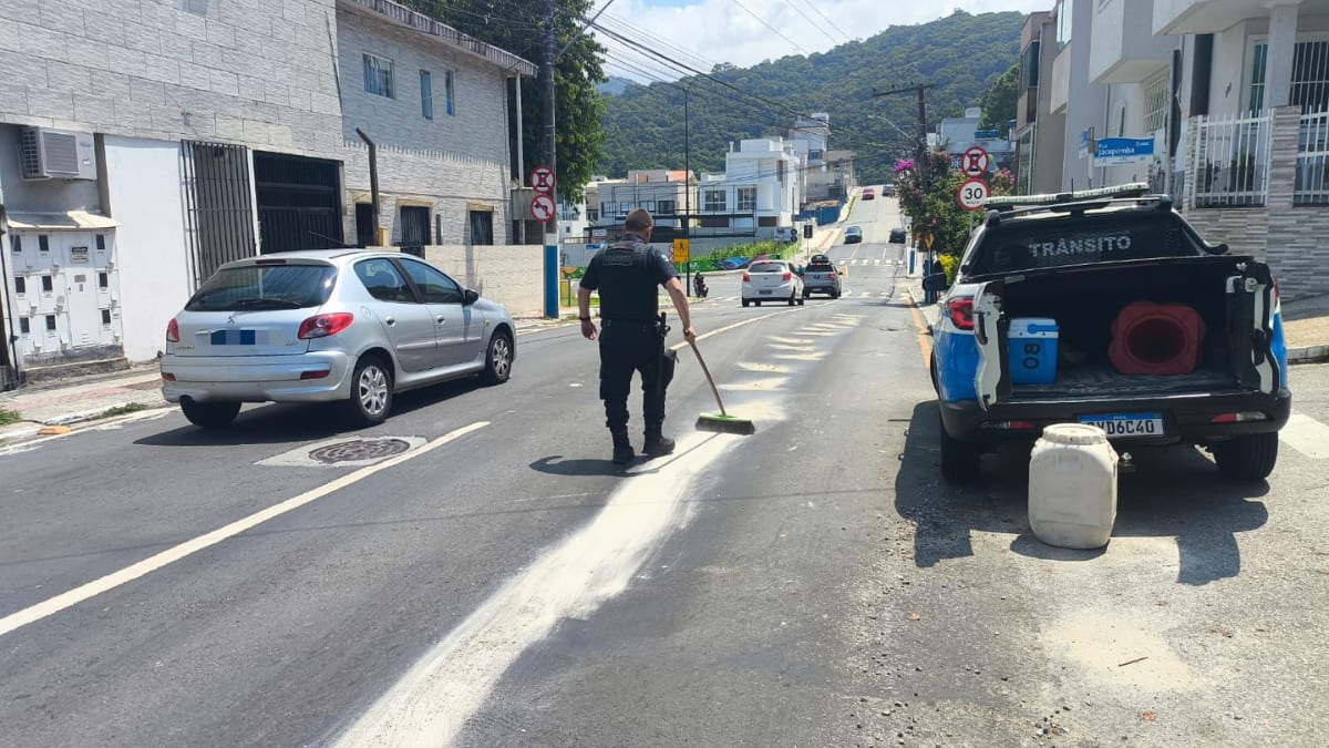 Derramamento de óleo nas vias já atinge 33% do total de 2025 em Balneário Camboriú