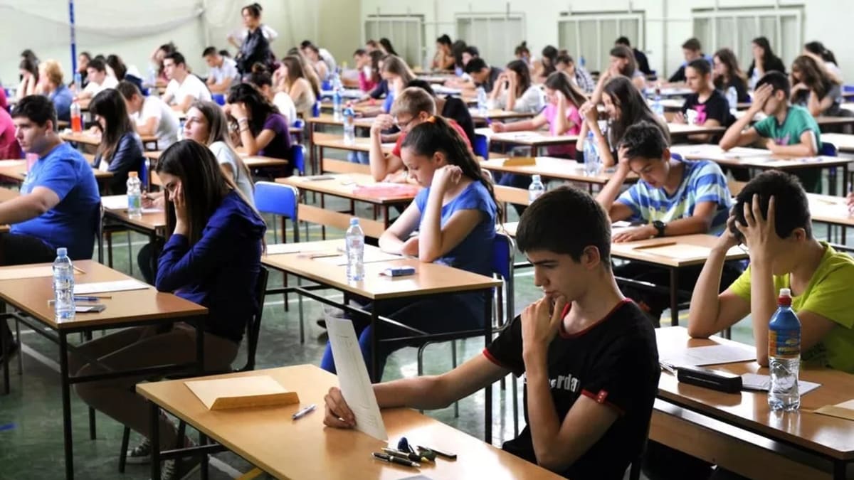 Estudantes de Goiás relatam divergências na soma das notas da redação do Enem 2025