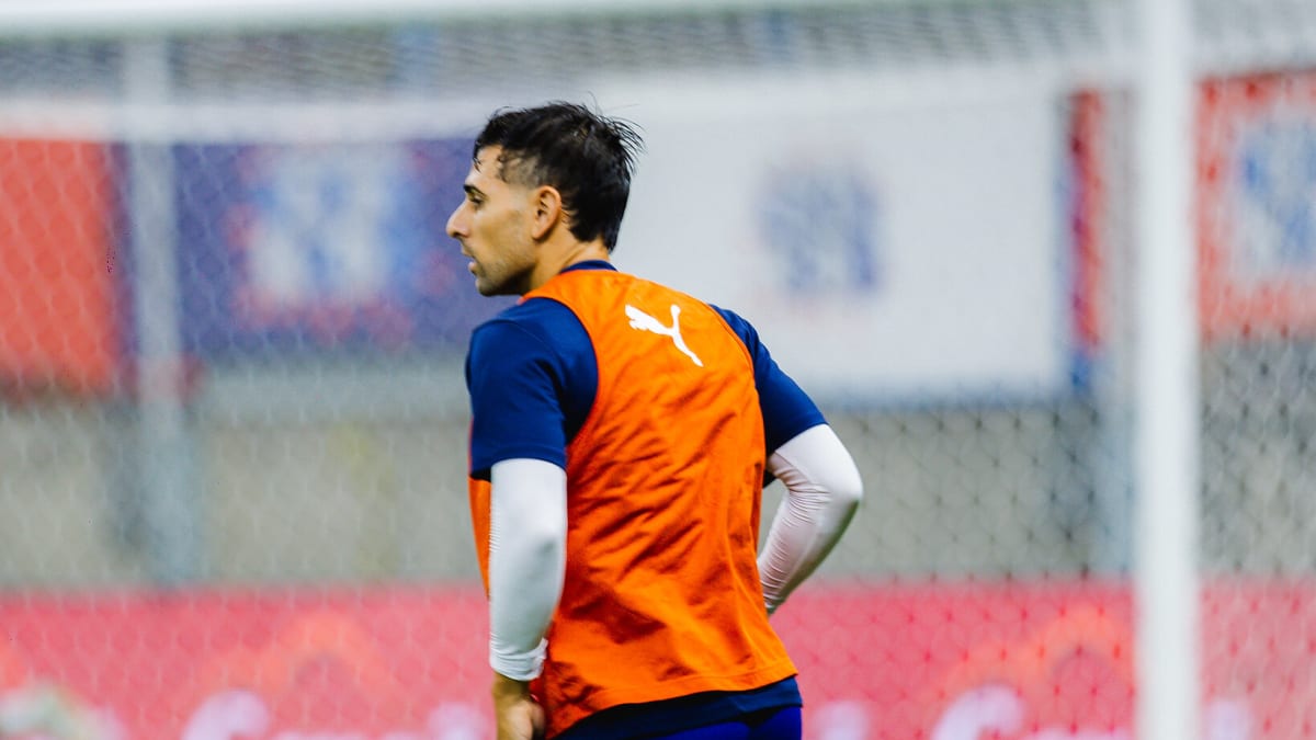 Nico Acevedo atua como lateral-direito no Bahia e está suspenso para jogo contra Remo