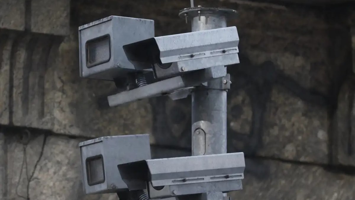 PBH ativa dois novos radares na Avenida Risoleta Neves em substituição a equipamentos antigos