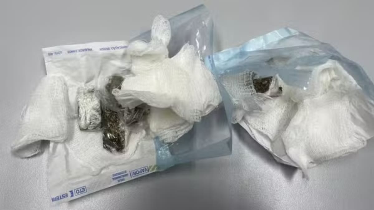 Dentista é presa em flagrante ao entregar drogas dentro de presídio em Brumado