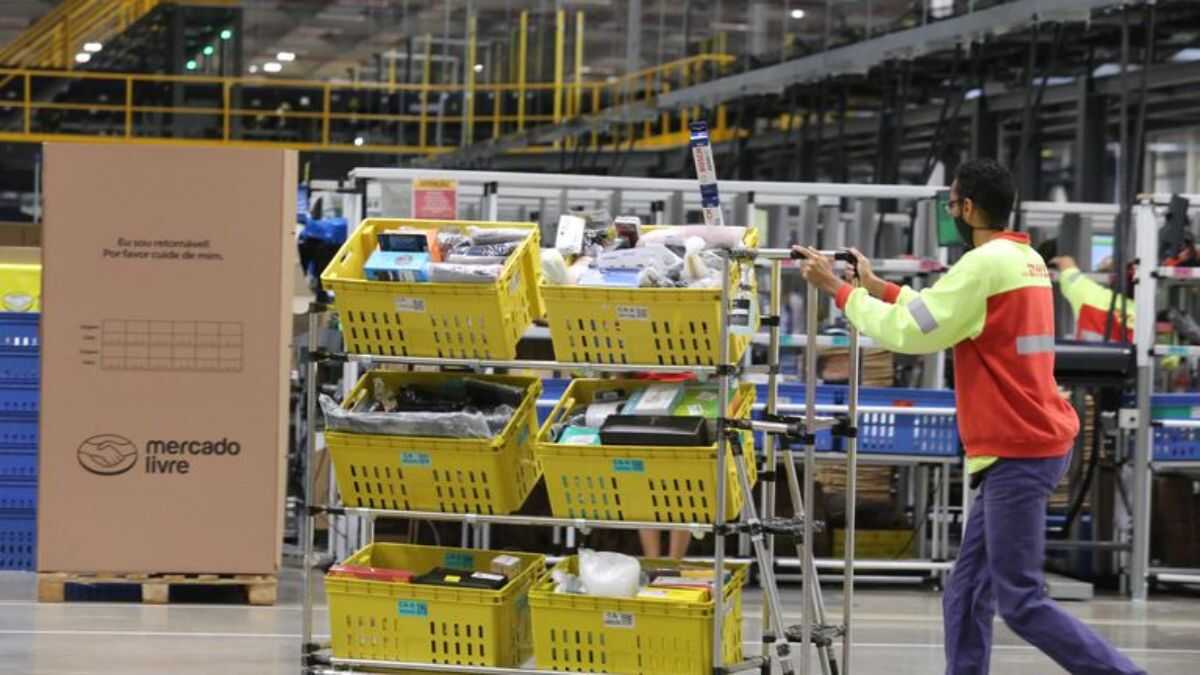 Anvisa apreende produtos irregulares em centro logístico do Mercado Livre em São Paulo