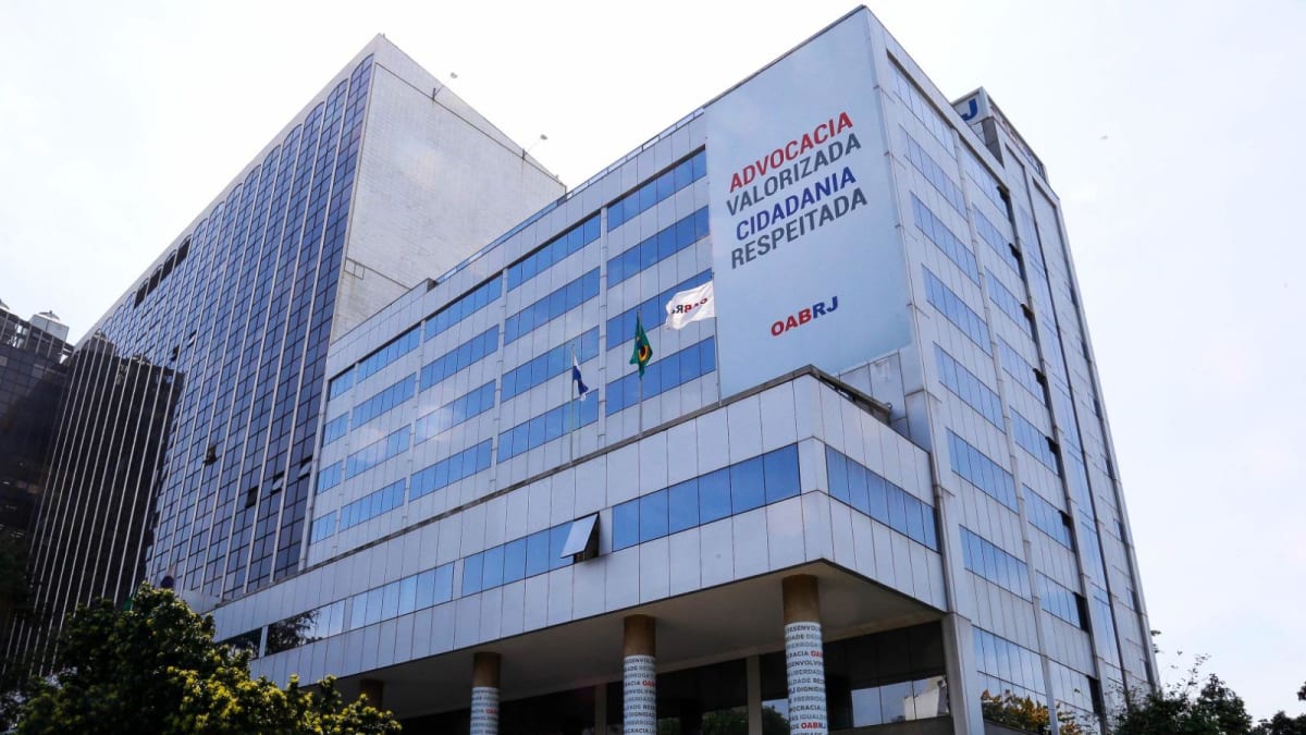 Tribunal de Ética da OAB suspende licença de advogado após denúncias de violência doméstica