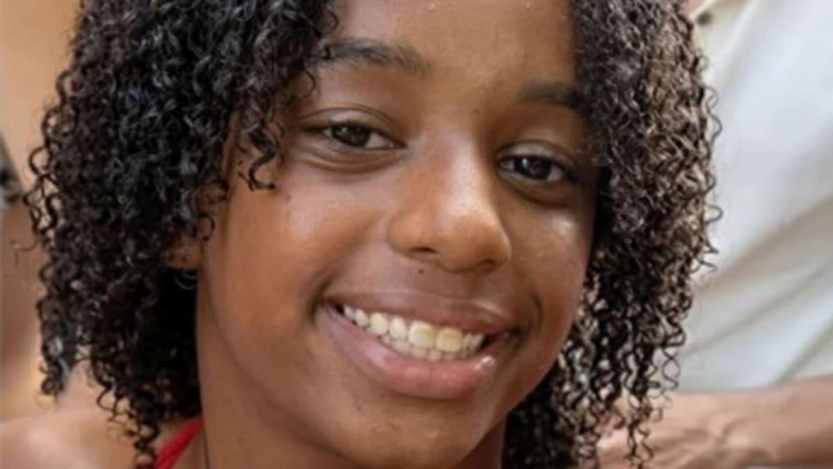 Moradores ateiam fogo em casa de suspeito de morte de adolescente em Jardim das Margaridas