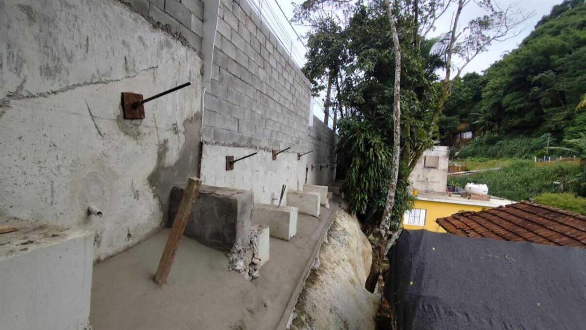 Obra de contenção no Morro do Fontana entra na reta final em Santos