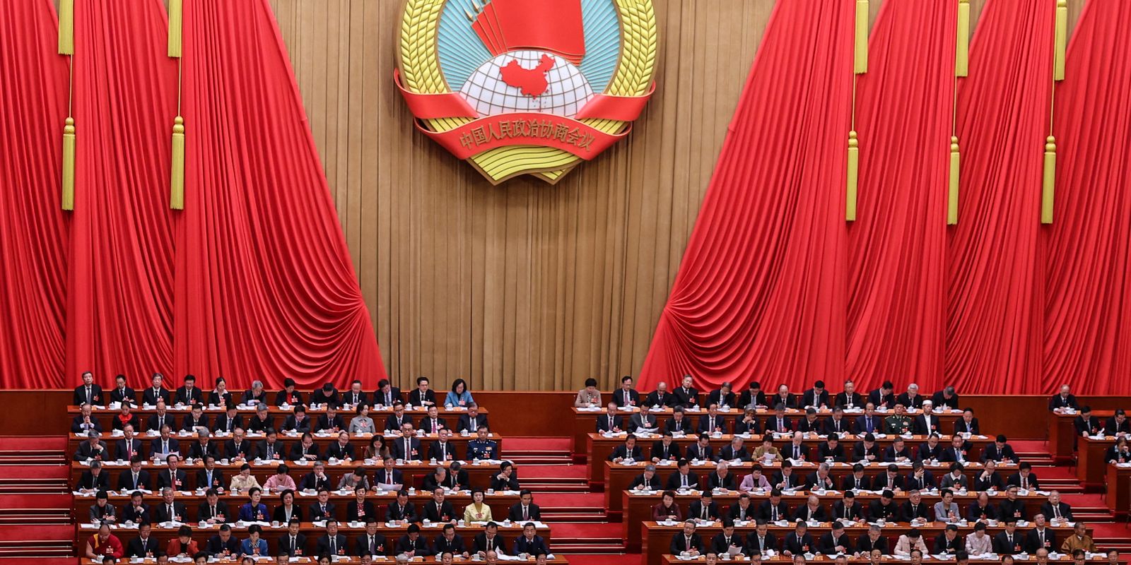 China mantém taxas de juros estáveis pelo décimo mês seguido