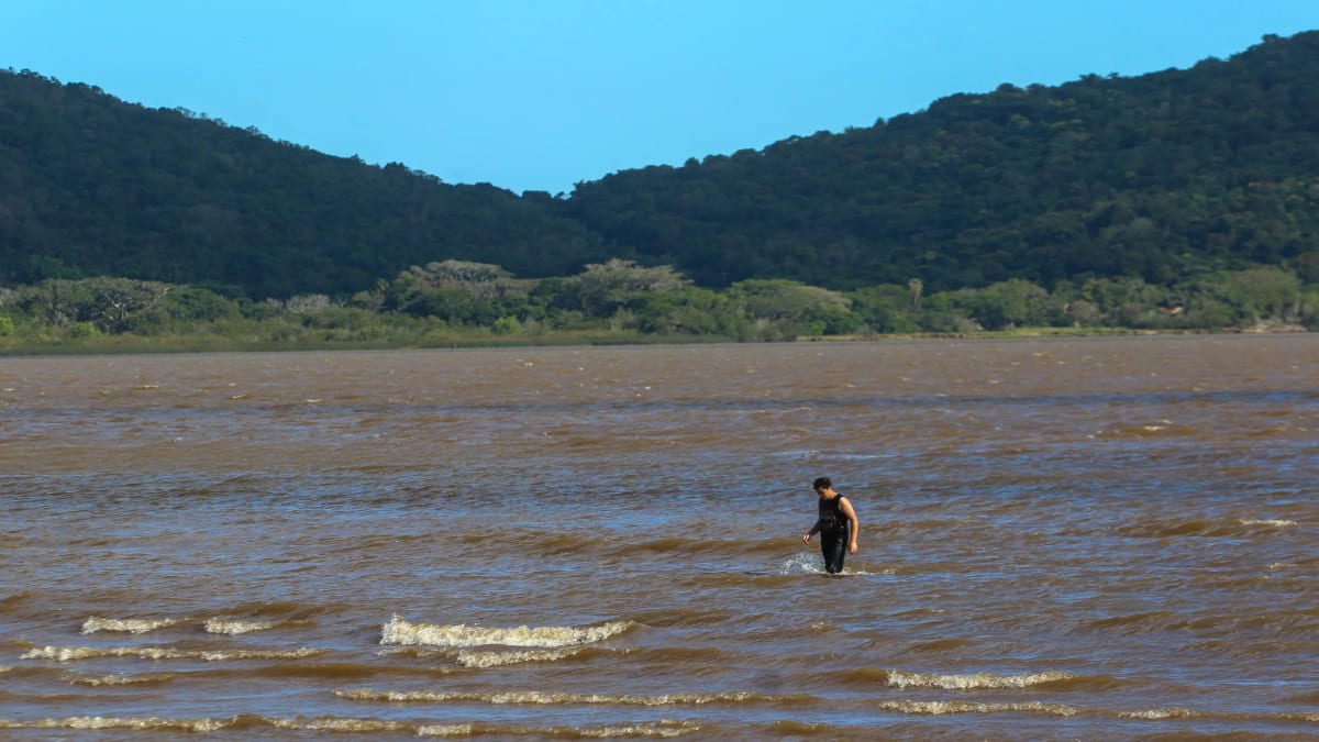 Praias do Lami em Porto Alegre estão impróprias para banho devido ao pH elevado
