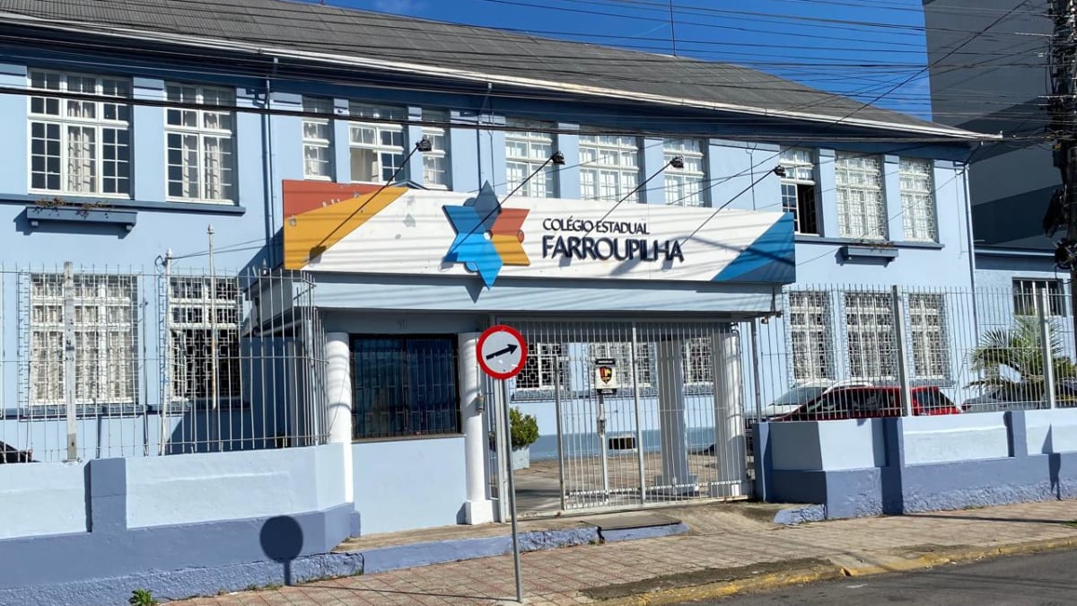 Colégio Estadual Farroupilha retoma aulas após princípio de incêndio