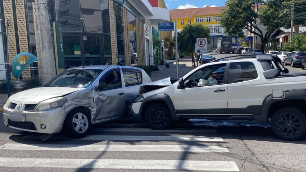 Acidentes em sequência causam transtornos no Centro de Farroupilha