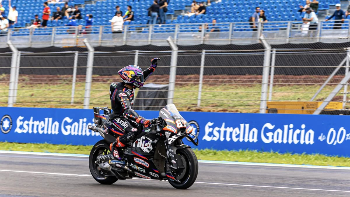 Pedro Acosta lidera primeiro treino livre da MotoGP em Goiânia; brasileiro Diogo Moreira fica em 18º