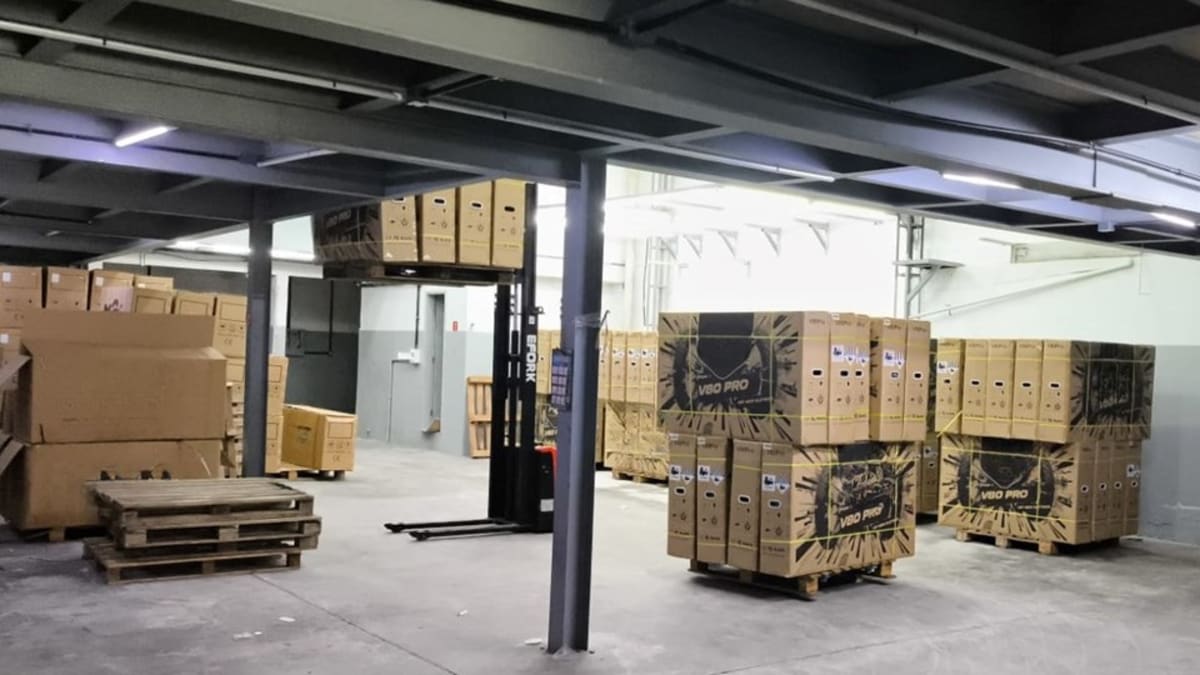 Fiscais apreendem 186 bicicletas elétricas em local irregular em Vitória