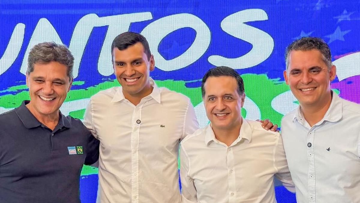 Podemos Espírito Santo filia deputado Fabrício Gandini e Sérgio Vidigal Filho em ato em Vitória